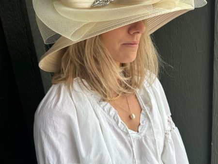 Elizabeth Hat with Broach - Cream For Cheap